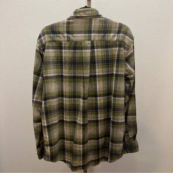 Cabelas Green & Cream plaid flannel Long sleeve shirt Medium - Picture 6 of 6